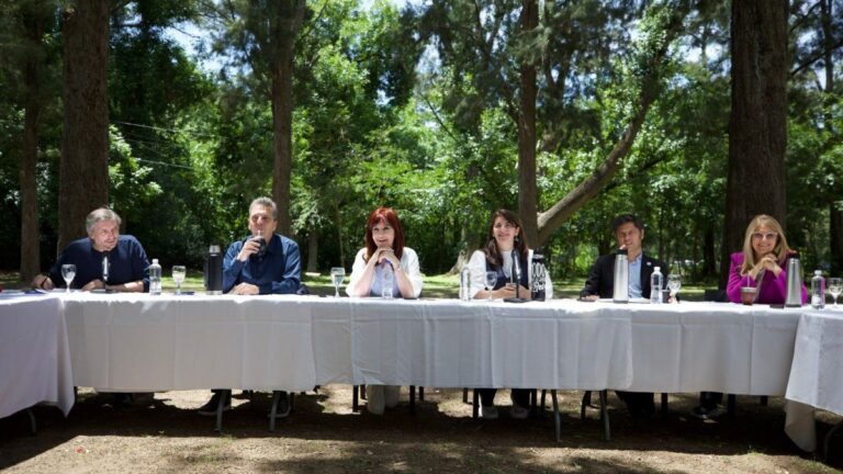 Cumbre del PJ: Cristina Kirchner, Sergio Massa y Axel Kicillof están reunidos en Moreno