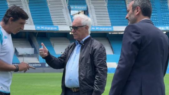 Racing anunció la continuidad de Gustavo Costas con guiño político a Víctor Blanco