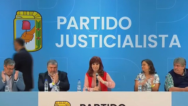 Cristina Kirchner asumió la presidencia del PJ pero se profundiza su distanciamiento con Axel Kicillof