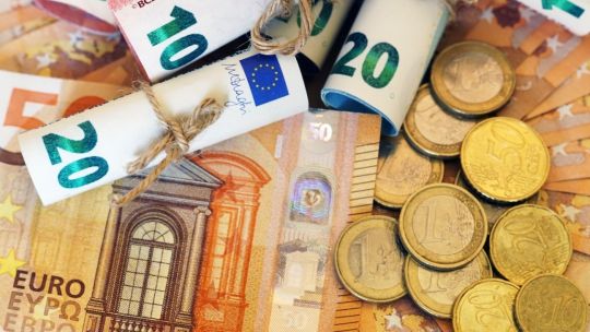 El euro blue cerró a $1235 para la compra y $1256 para la venta este martes 7 de enero de 2025