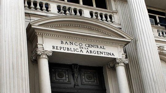 El BCRA apuesta a la apreciación del peso para controlar la inflación y estabilizar la economía