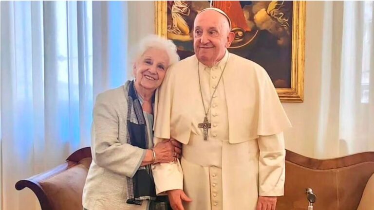 Estela de Calotto emocionada por la muerte del papa Francisco: «Para mí era un hermano menor»