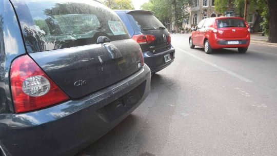 Matrículas de papel: Por qué cada vez son más los autos que circulan sin patentes
