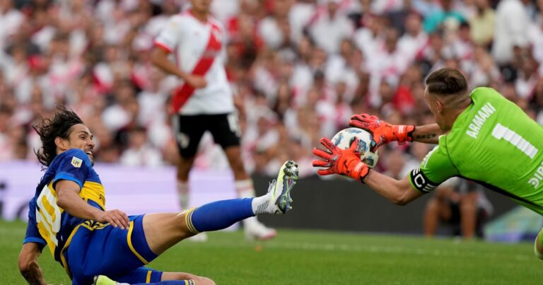 Así fue la reacción de Armani al enterarse de que Cavani quedó afuera del superclásico