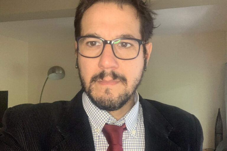 Los alcahuetes del Frente Amplio se premian sin piedad