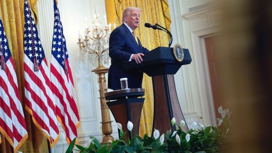 Trump llega a acuerdo comercial con Japón y fija arancel del 15%