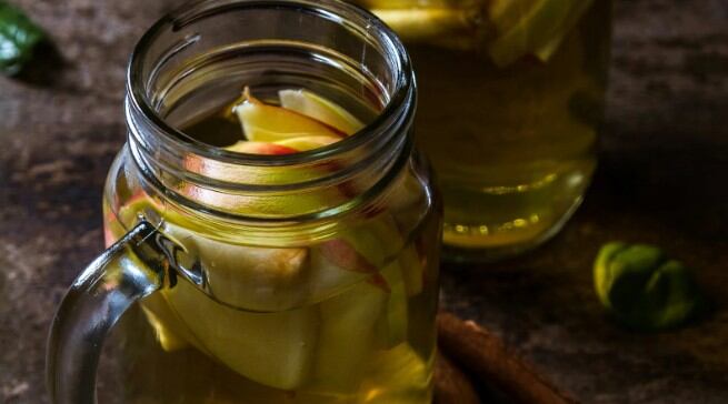 Cáscaras de mandarina con vinagre: el limpiador casero con múltiples beneficios