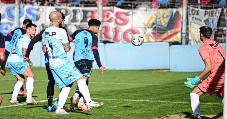 Villa San Carlos perdió el invicto y no pudo volver a la cima