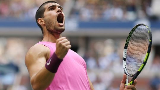 Carlos Alcaraz, imparable: venció a Djokovic, se metió en la final del US Open y sigue sin ceder un solo set en todo el torneo