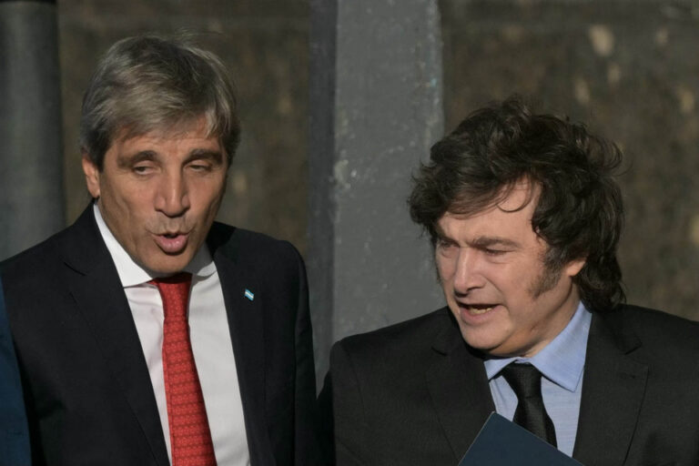 Milei, Caputo y el plan «chocar de frente»