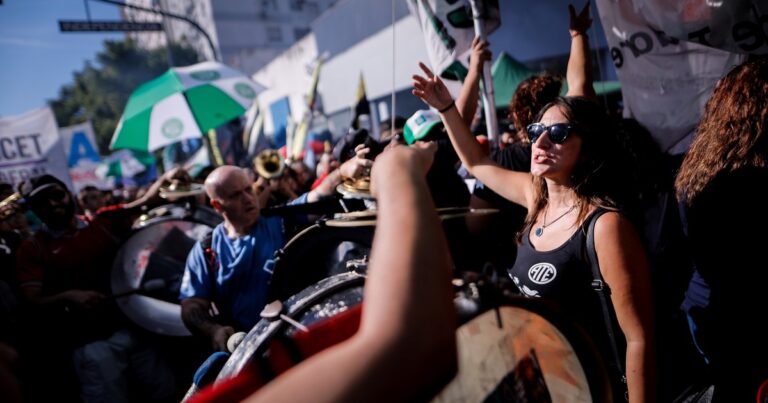 Cayeron los asalariados del sector privado en junio y julio