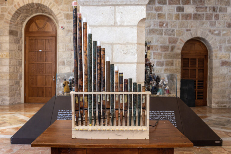 Un órgano de la época de las Cruzadas vuelve a resonar en Jerusalén