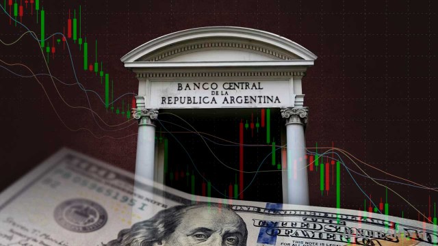 La clave de la crisis cambiaria: el BCRA vende dólares pero alertan que aún sobran pesos