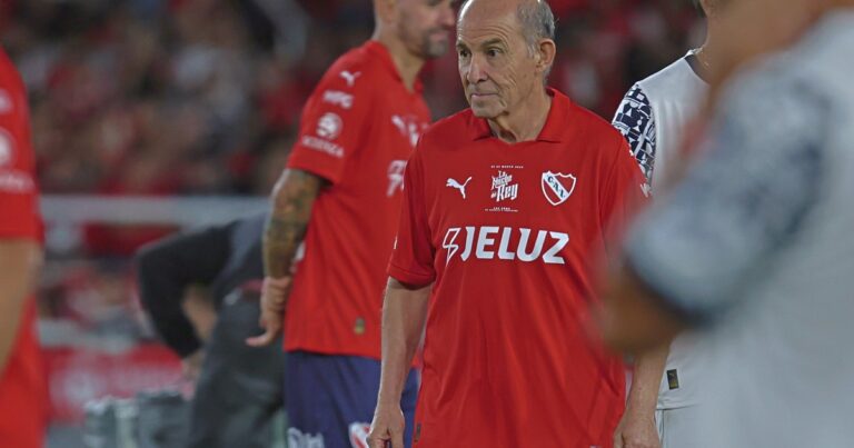 El respeto de Ricardo Bochini por Gustavo Costas: «Yo en Independiente haría lo mismo»