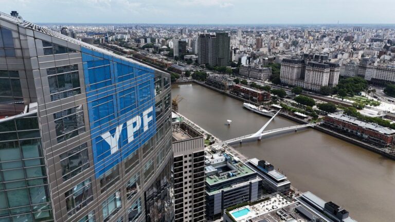 YPF: los demandantes piden que la Argentina sea declarada en desacato en la causa por la estatización