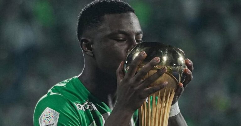 Qué dicen en Colombia de las nuevas trabas en la llegada de Hinestroza a Boca