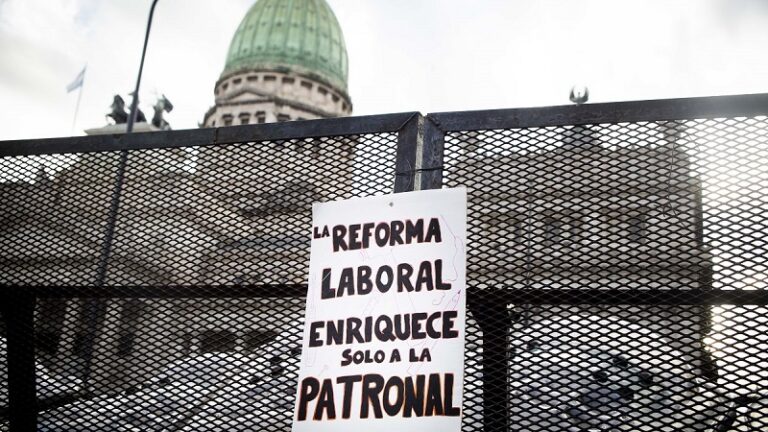 Esclavitud laboral: una reforma con demasiados cómplices y escaso consenso social