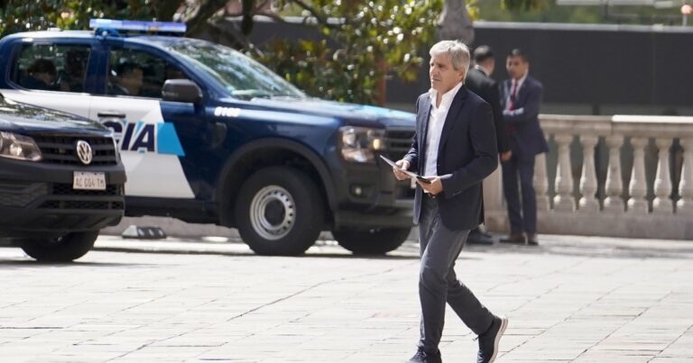 Cepo a las paritarias: el Gobierno fija un techo del 2% y bloquea acuerdos salariales superiores